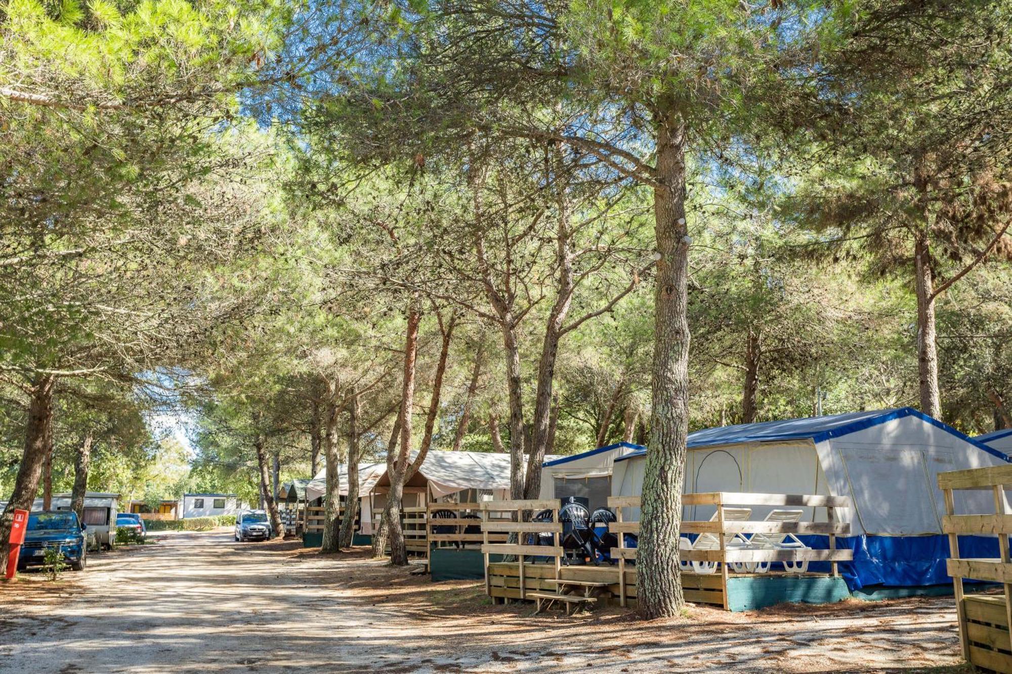 Easyatent Bungalow Tent Lanterna Cervar-Porat Номер фото