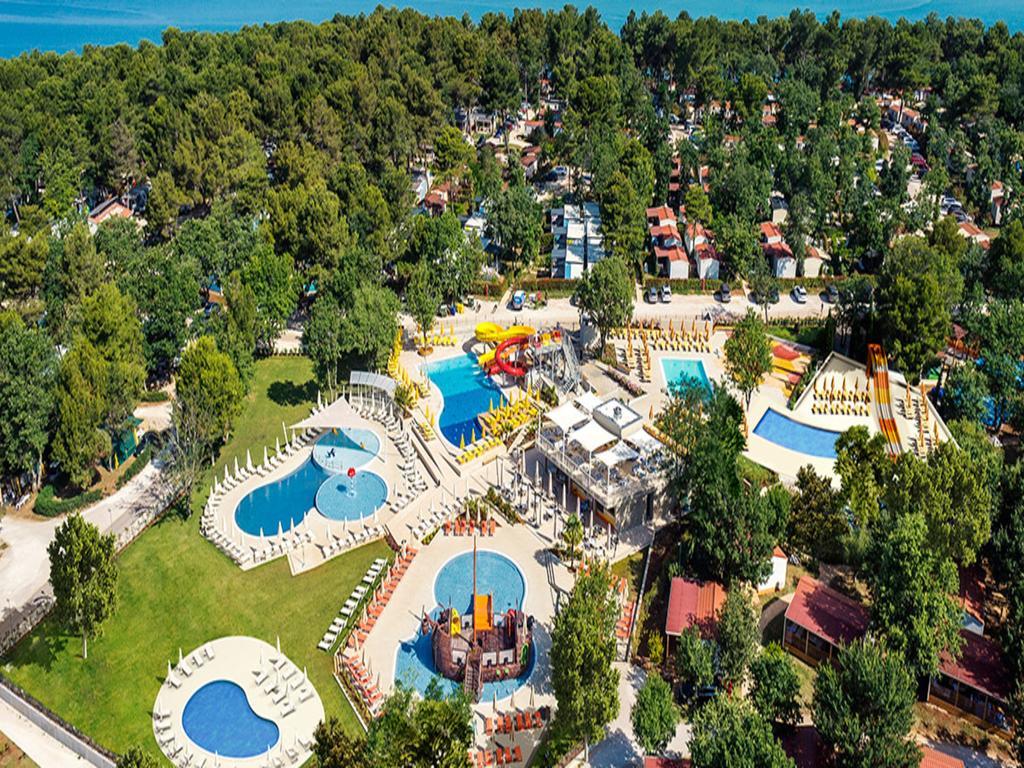 Easyatent Bungalow Tent Lanterna Cervar-Porat Екстер'єр фото